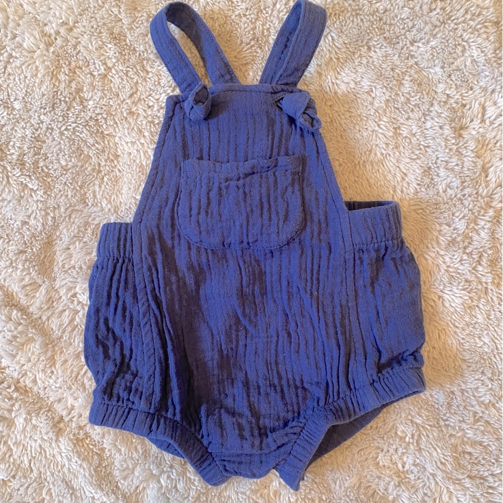 Overall shorts